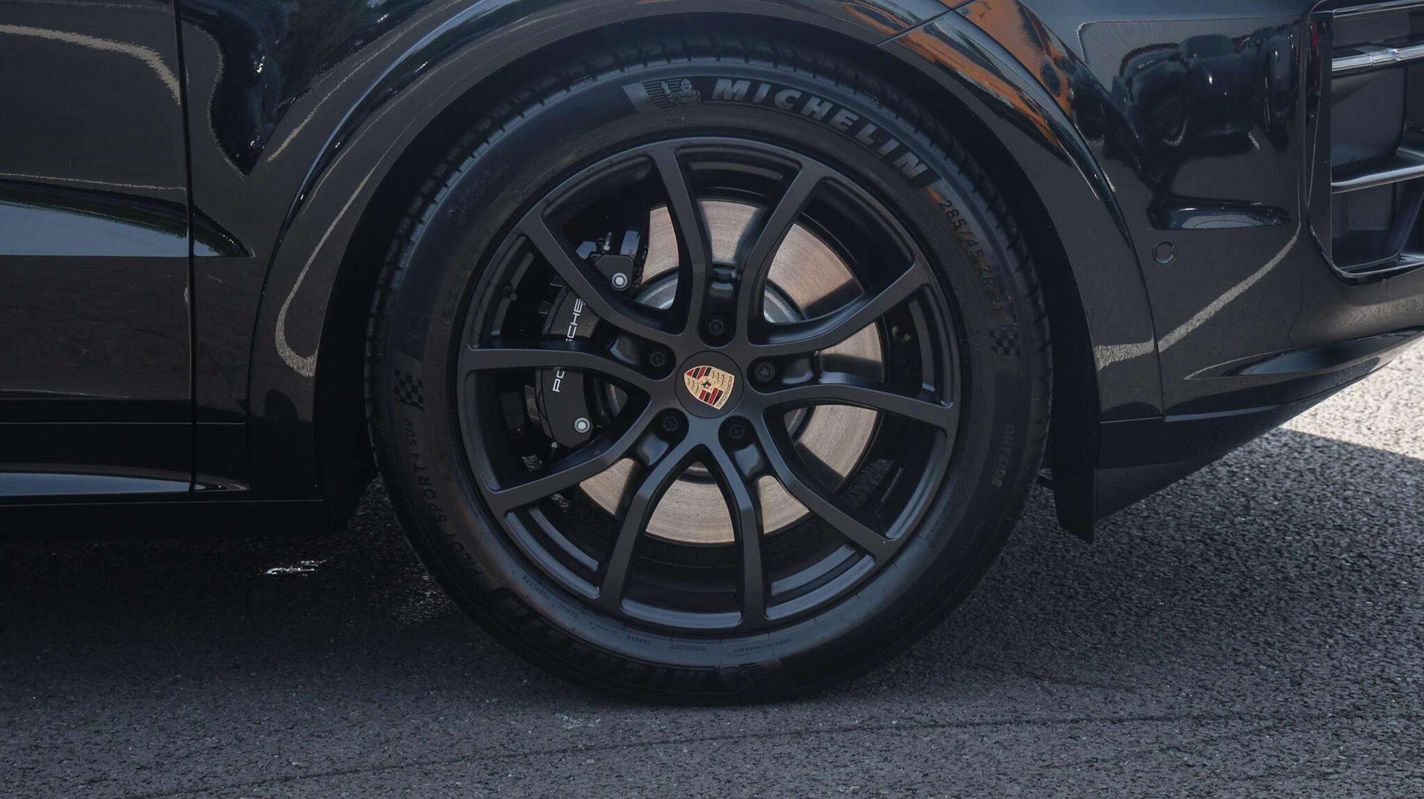 Porsche Cayenne view 12