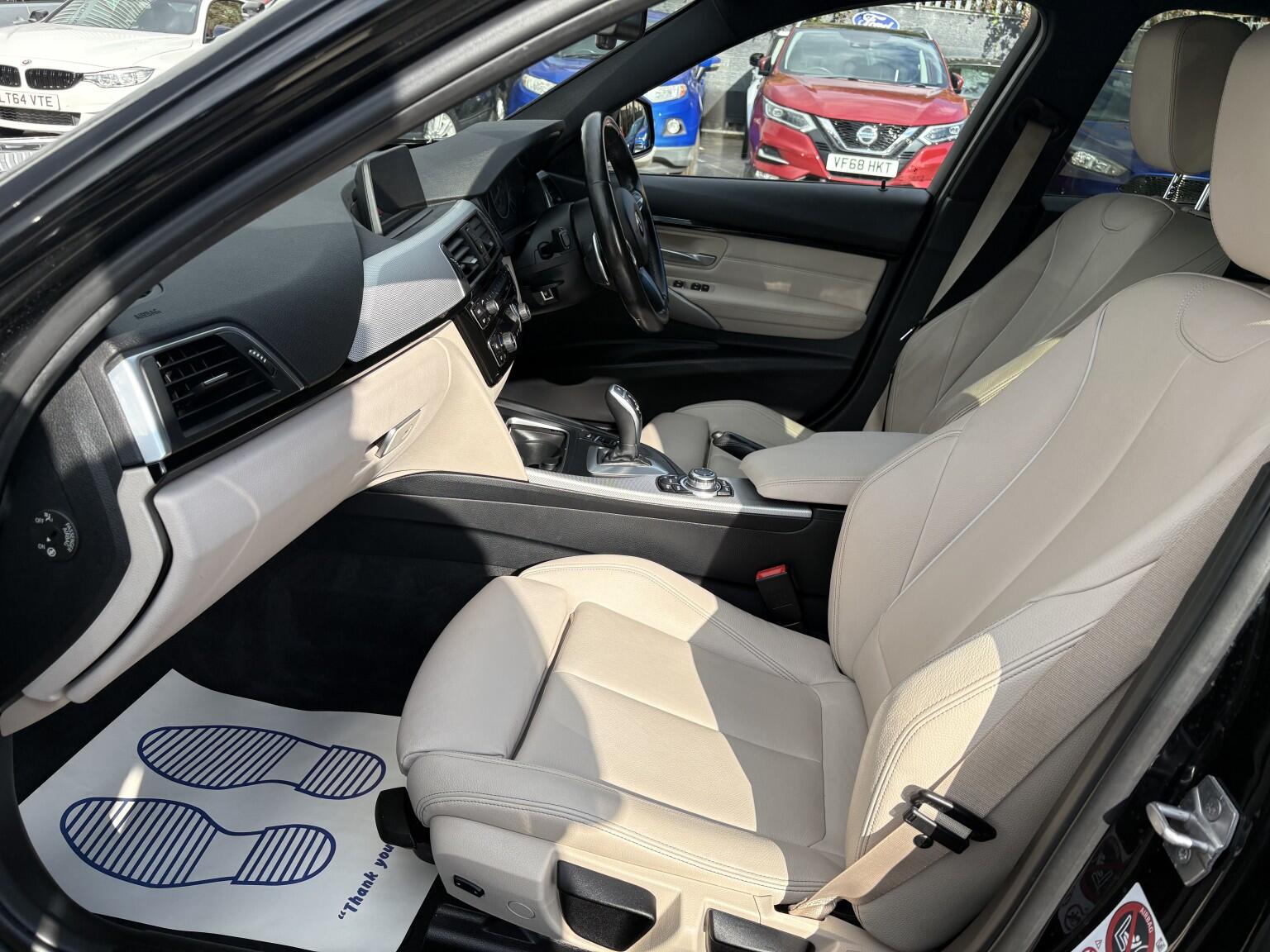 BMW 3 Series view 15