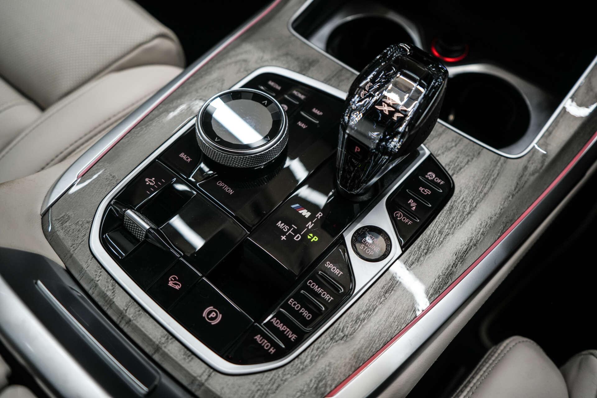BMW X7 view 33