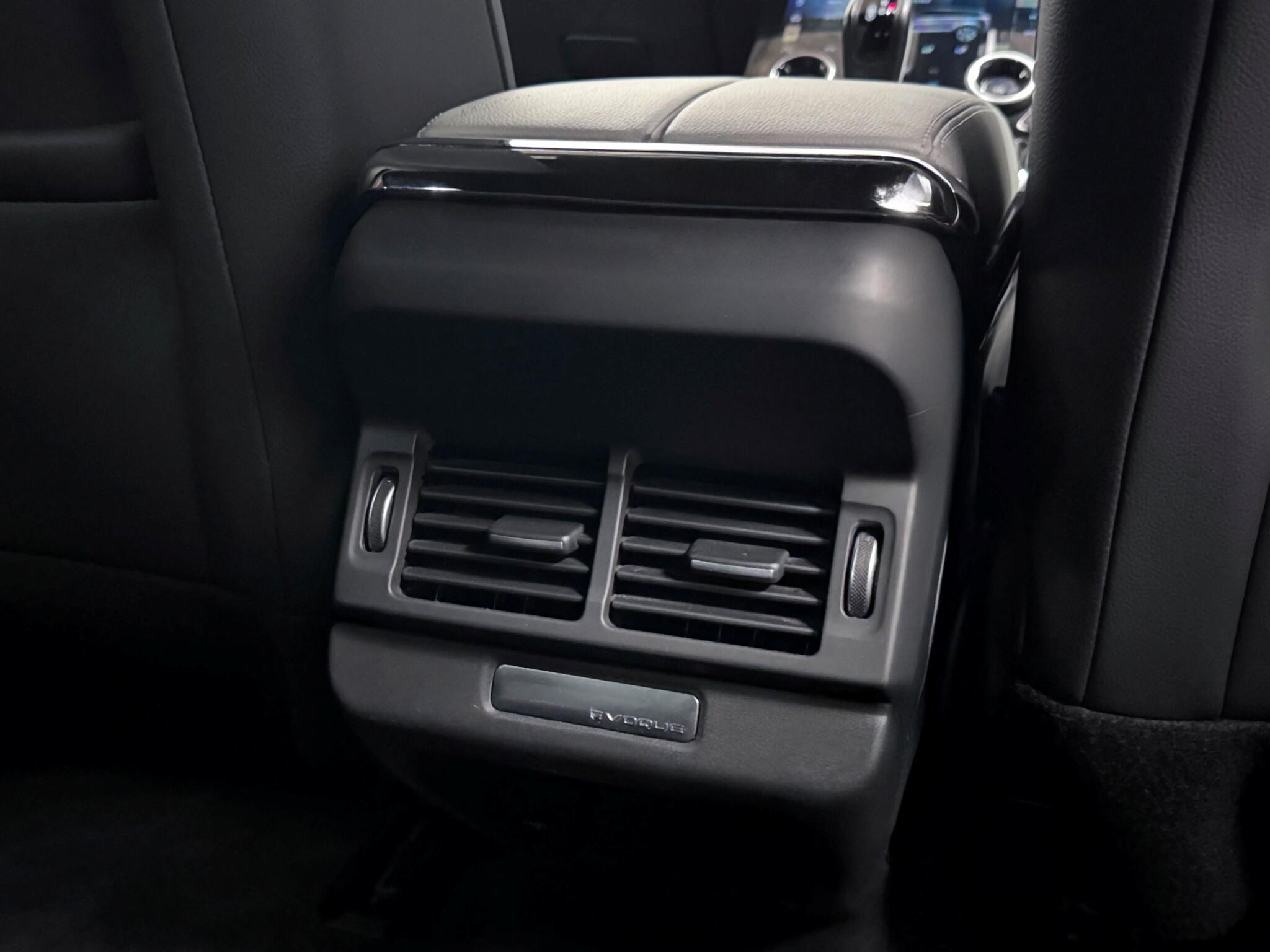 Land Rover Range Rover Evoque view 13