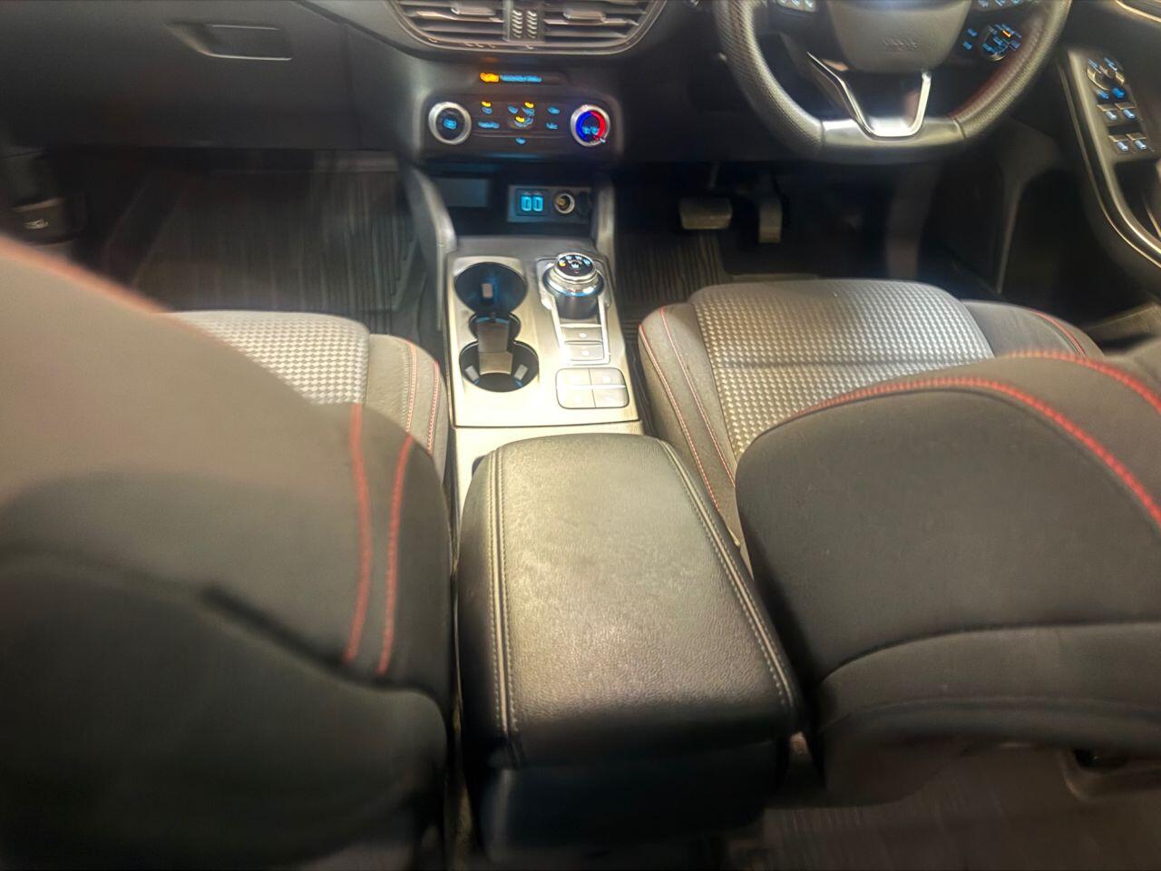 Ford Focus view 39