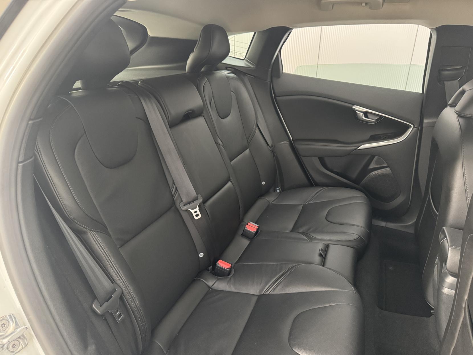 Volvo V40 view 52