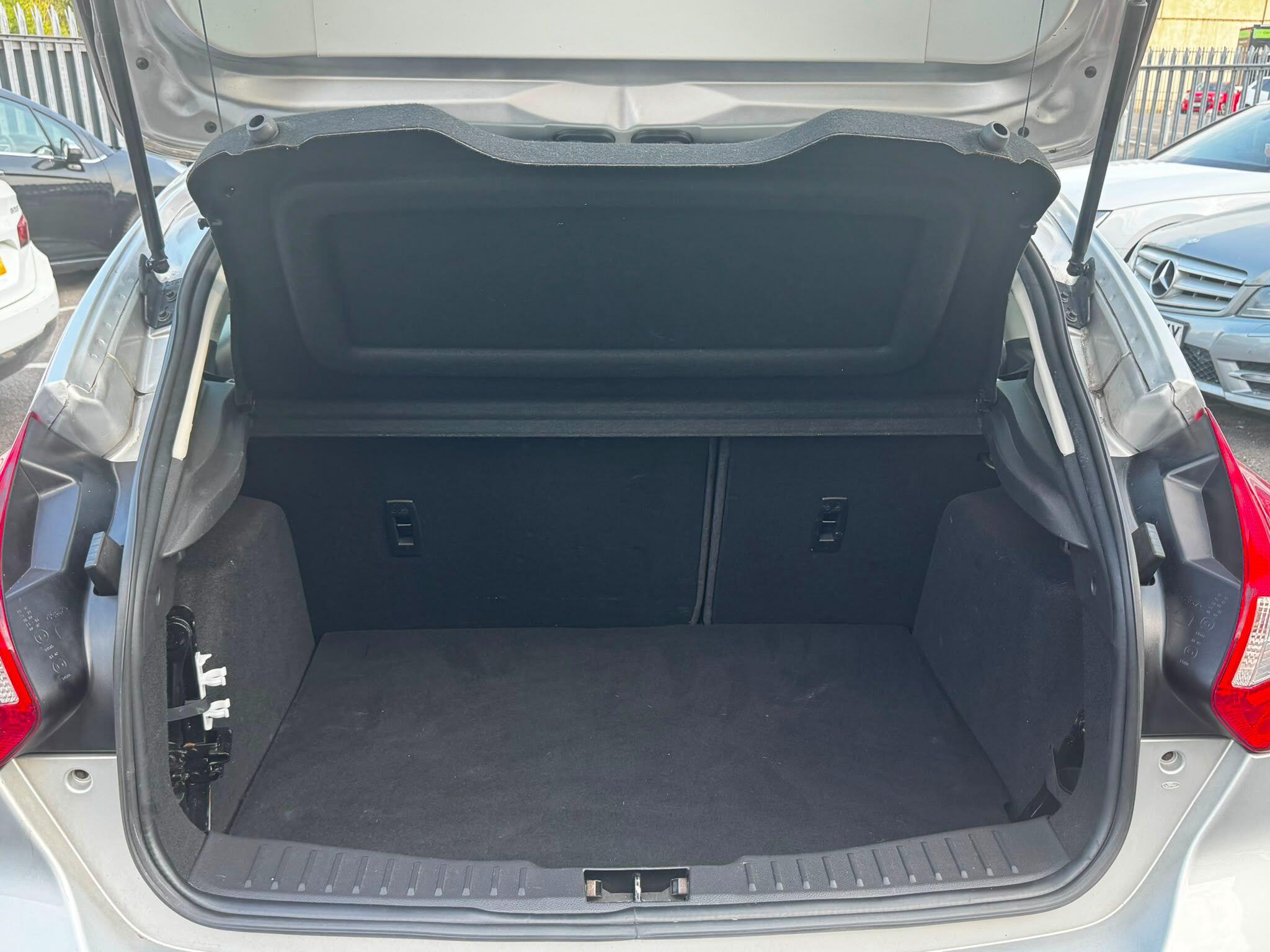 Ford Focus view 43