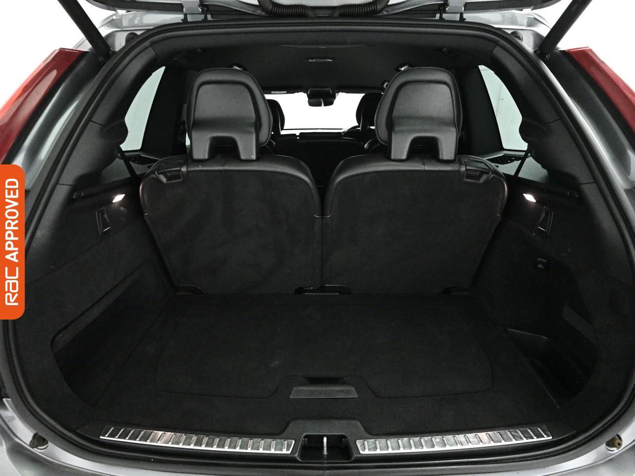 Volvo XC90 view 29