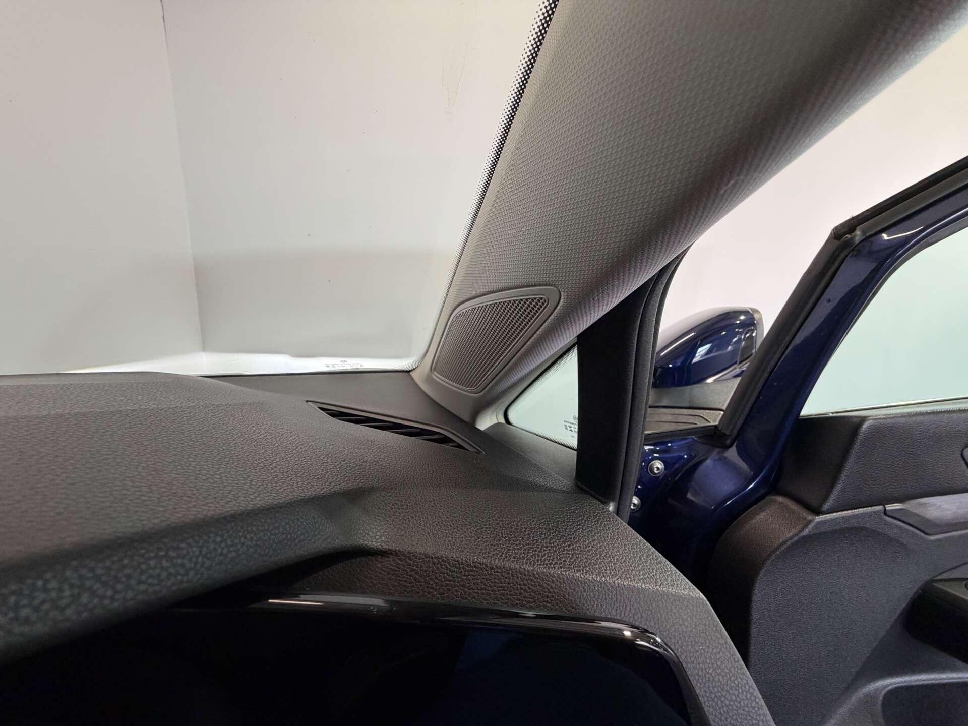 Volkswagen Golf view 22