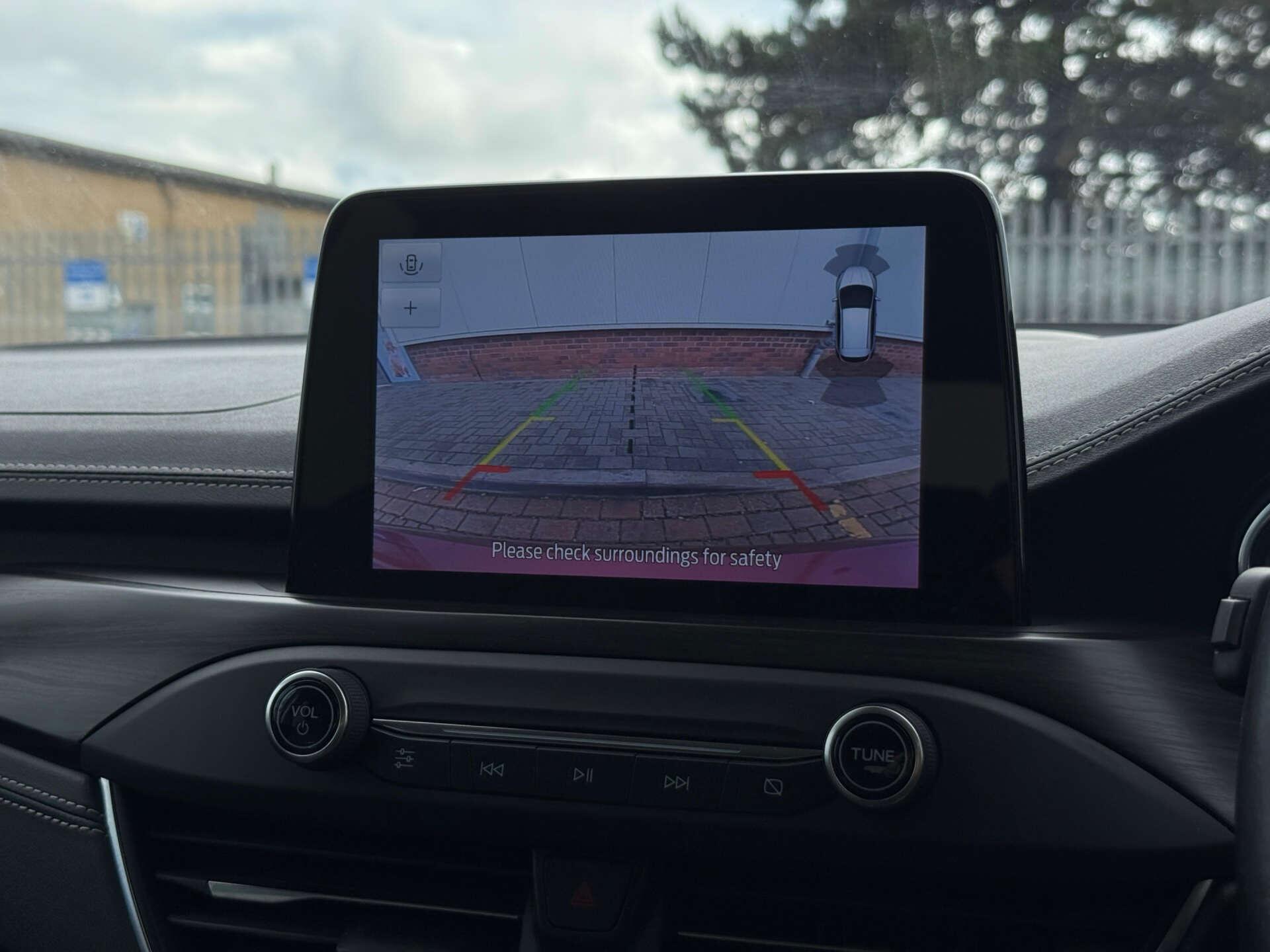 Ford Focus view 74