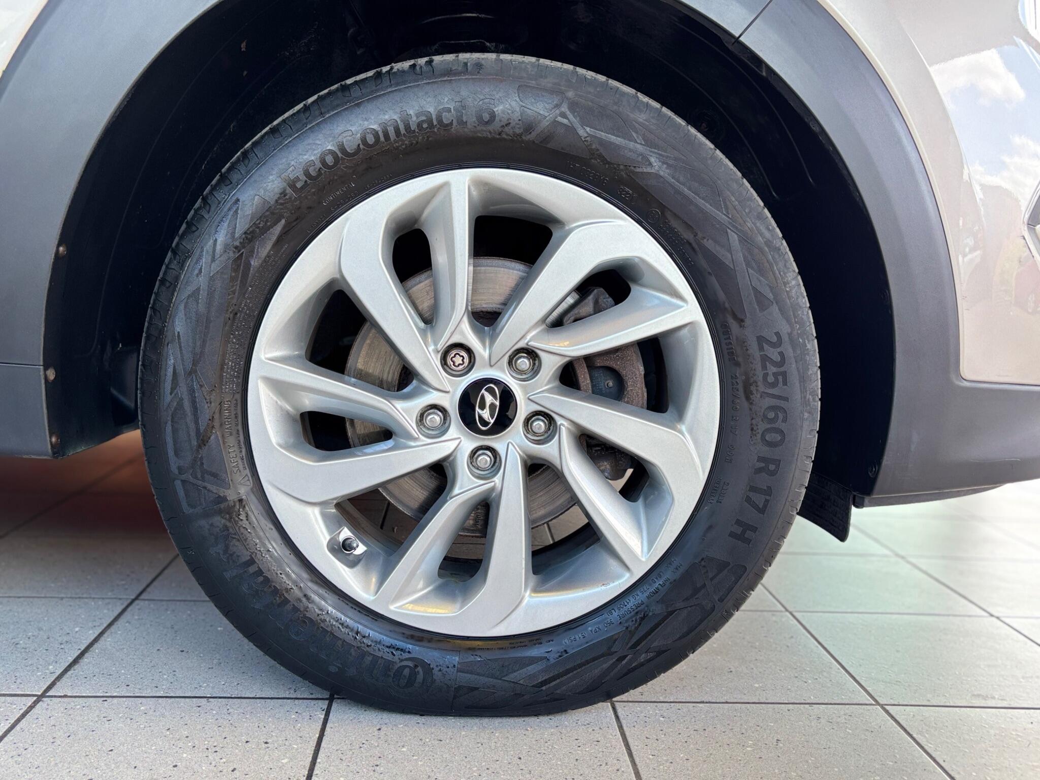 Hyundai Tucson view 16