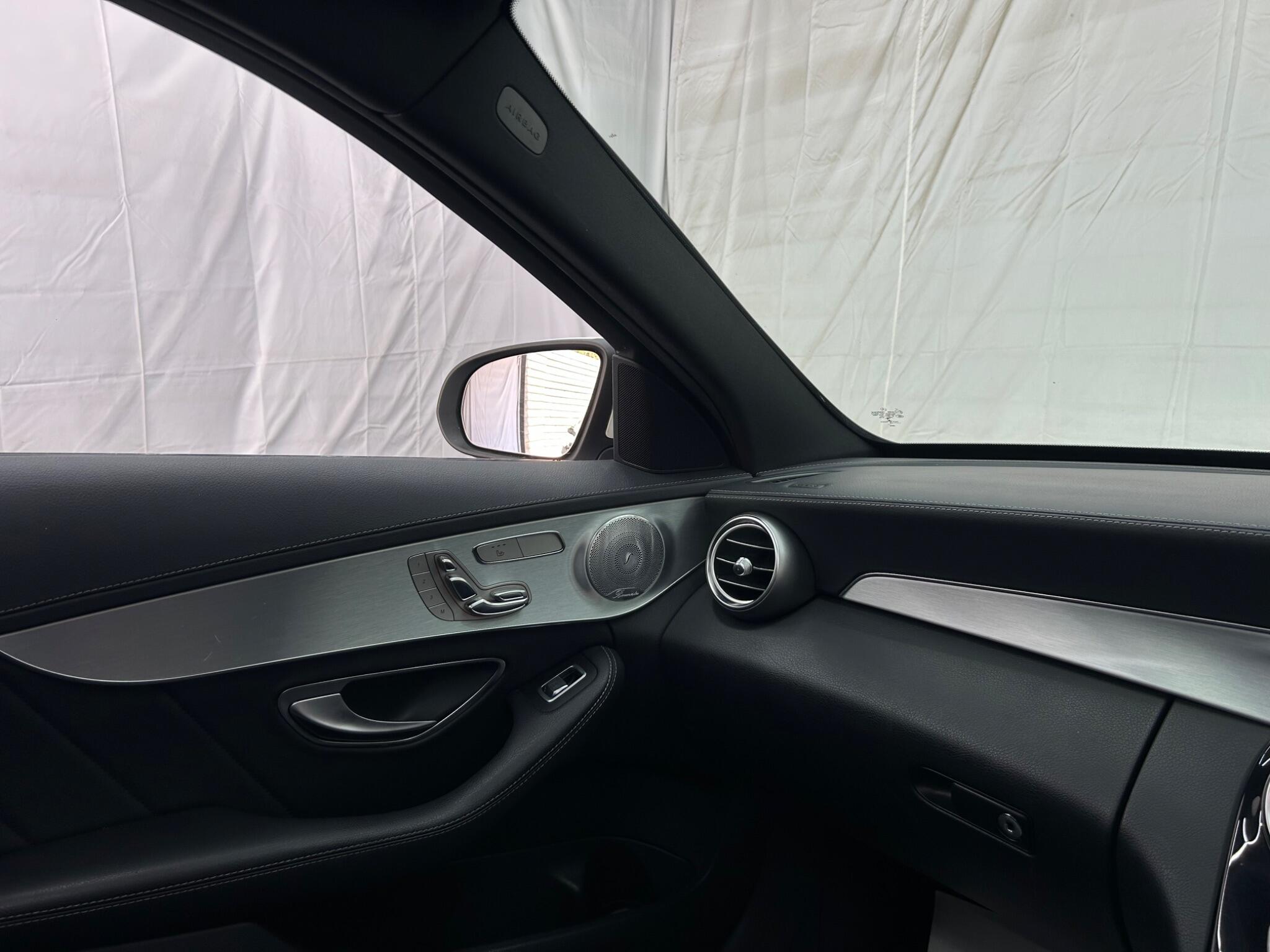 Mercedes-Benz C Class view 9