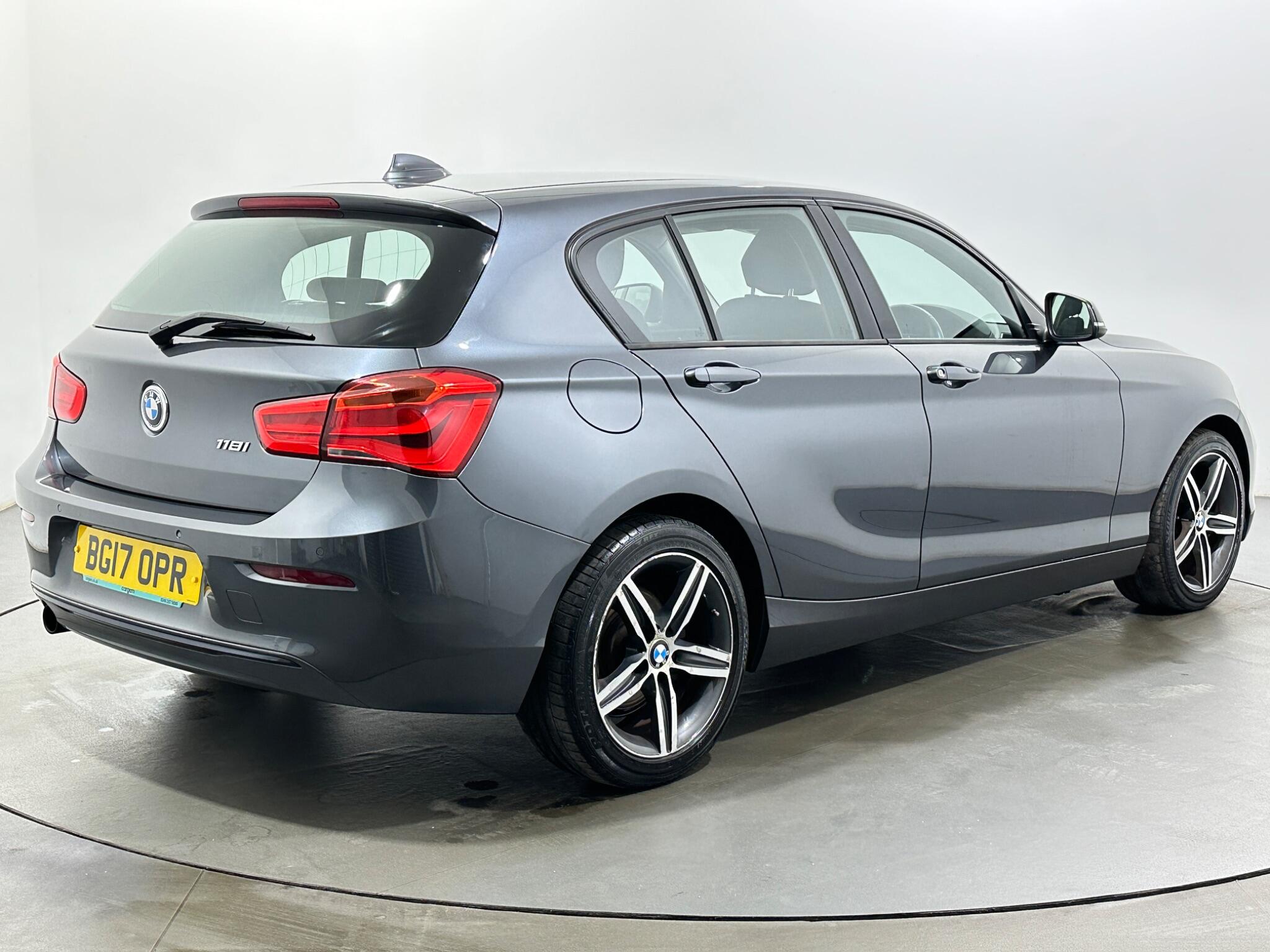 BMW 1 Series view 8