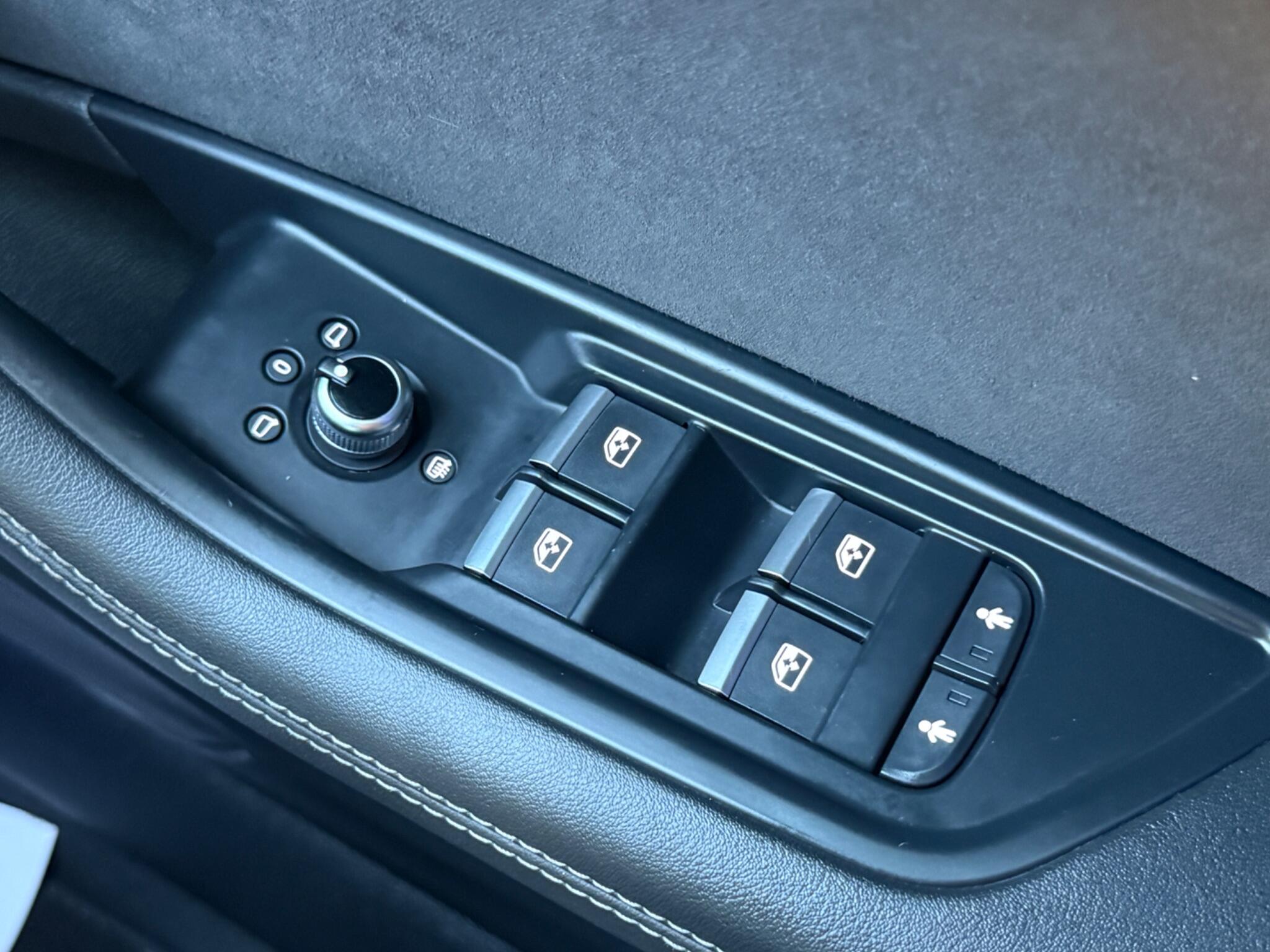 Audi S5 - Image 74