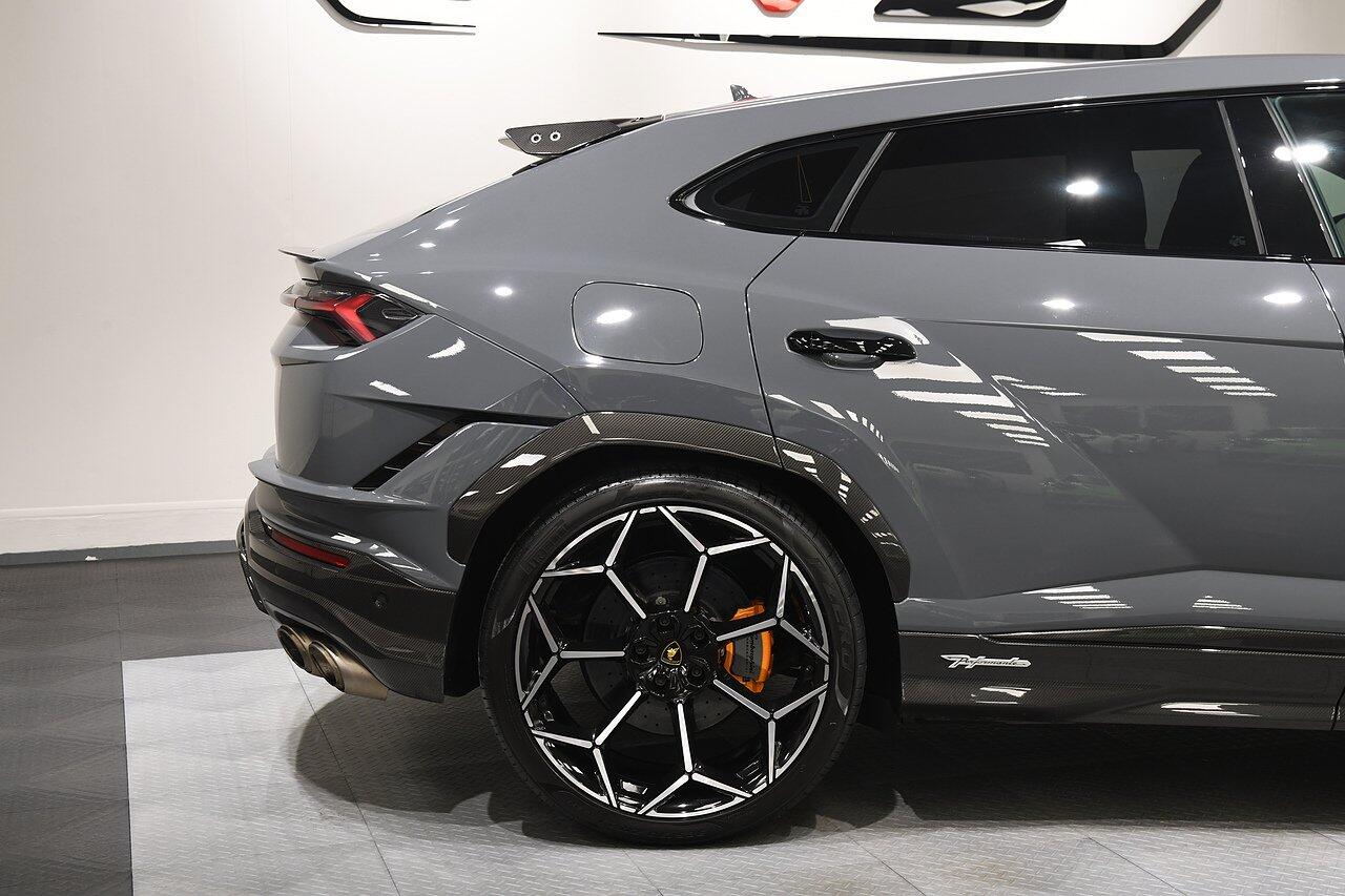 Lamborghini Urus view 52