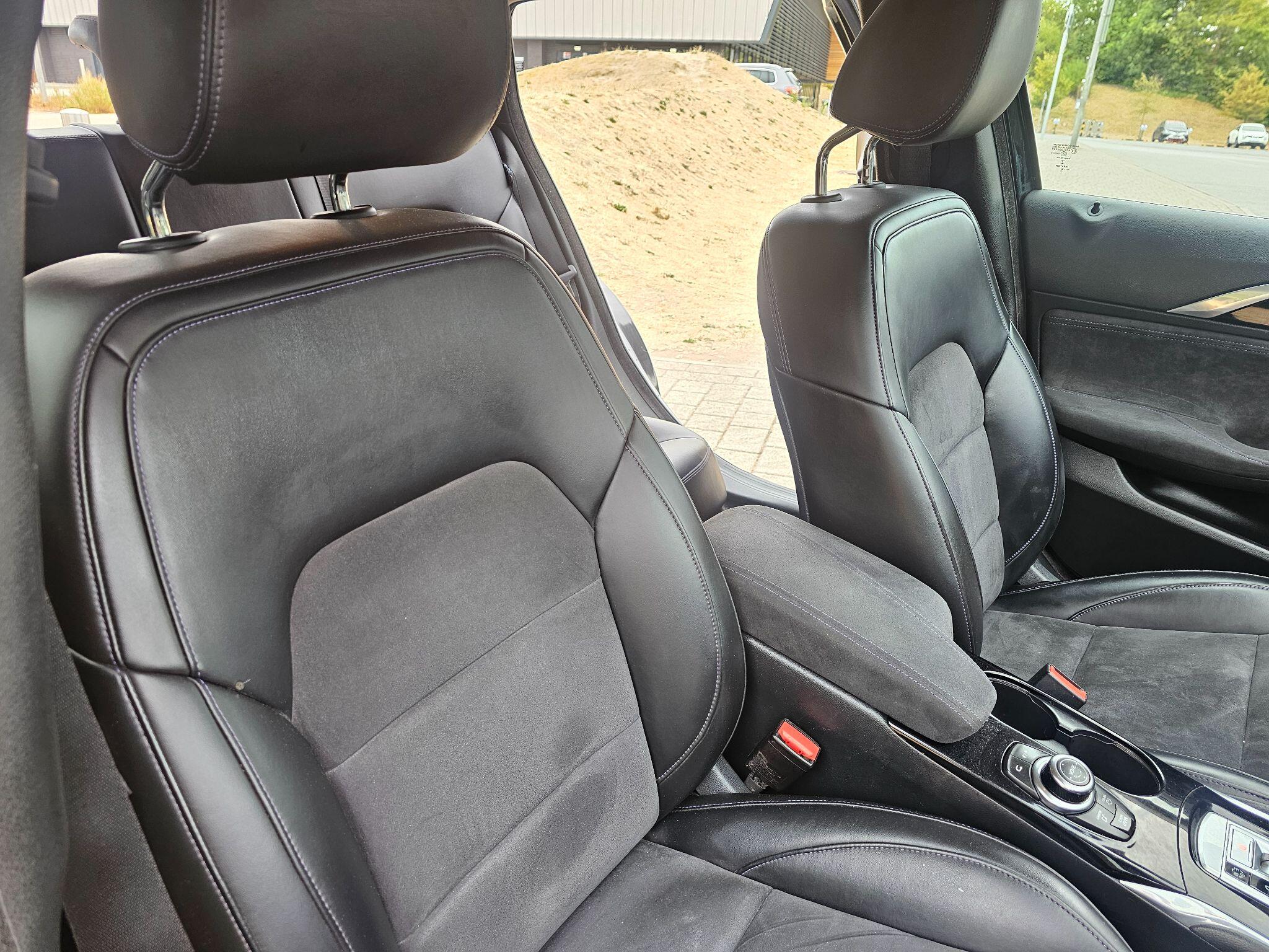 Infiniti Q30 view 20