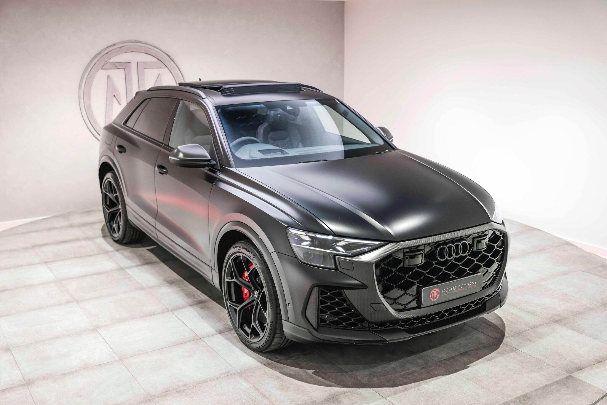 Audi RSQ8 view 12