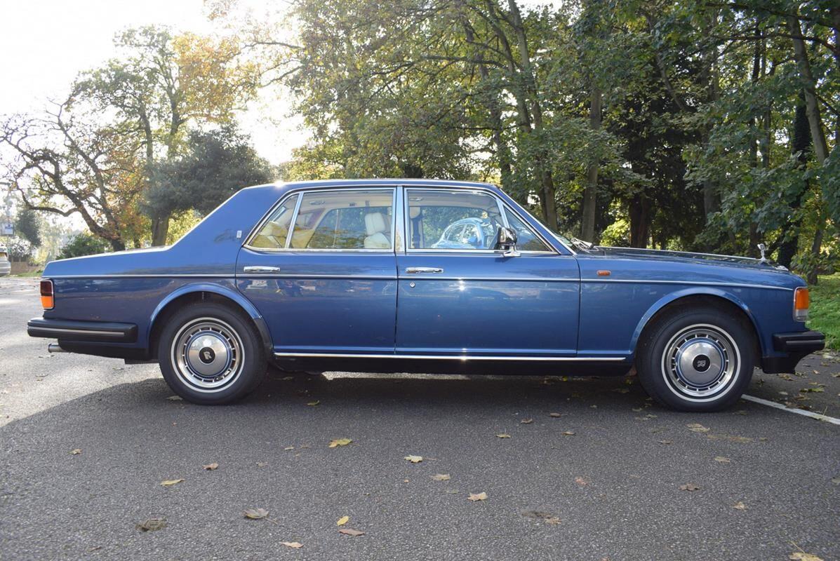 Rolls-Royce Silver Spirit view 31