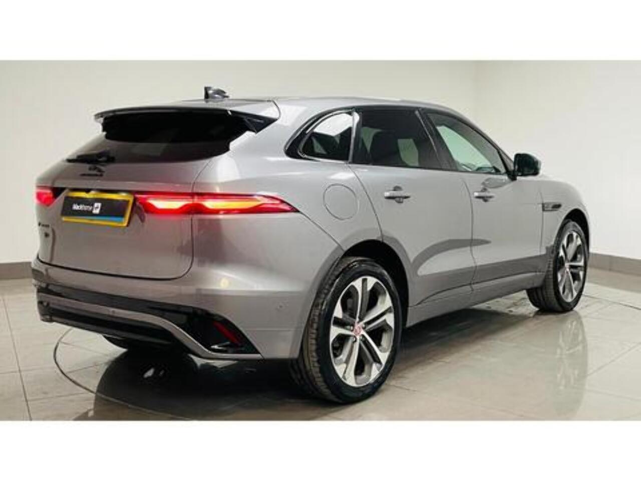 Jaguar F-Pace view 8