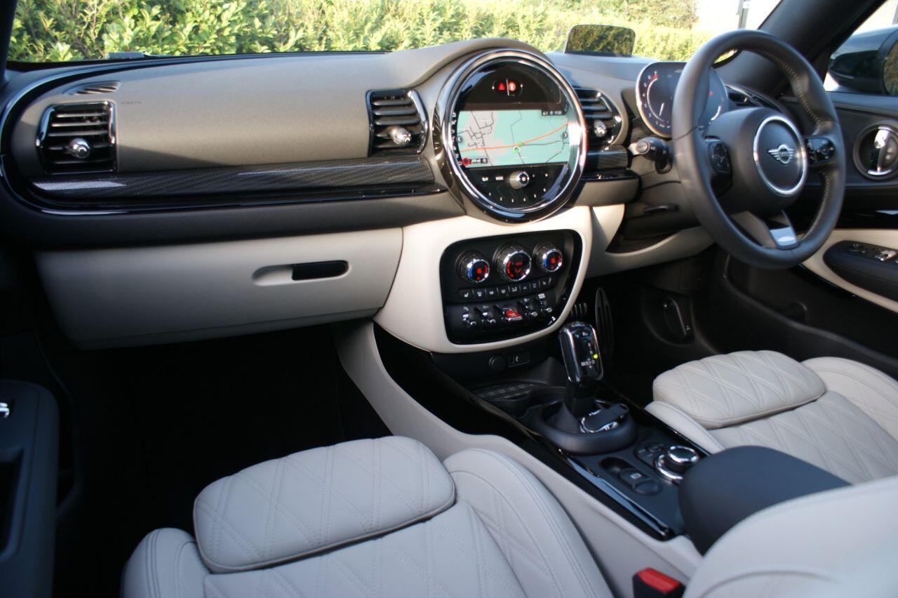 Mini Clubman view 33