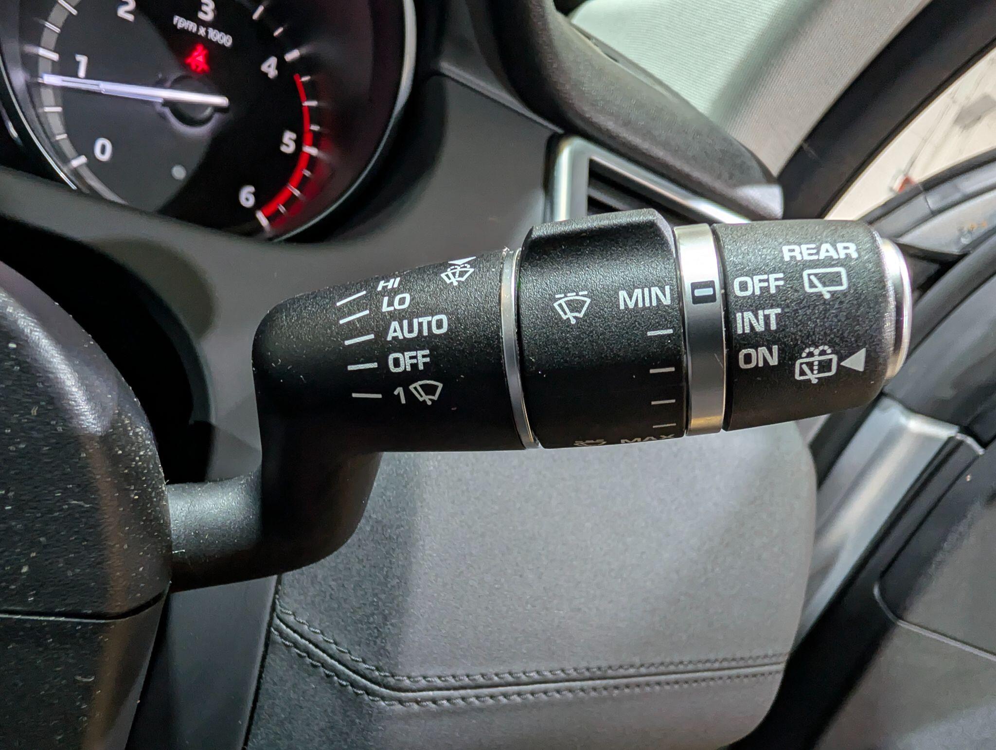 Land Rover Discovery Sport view 82