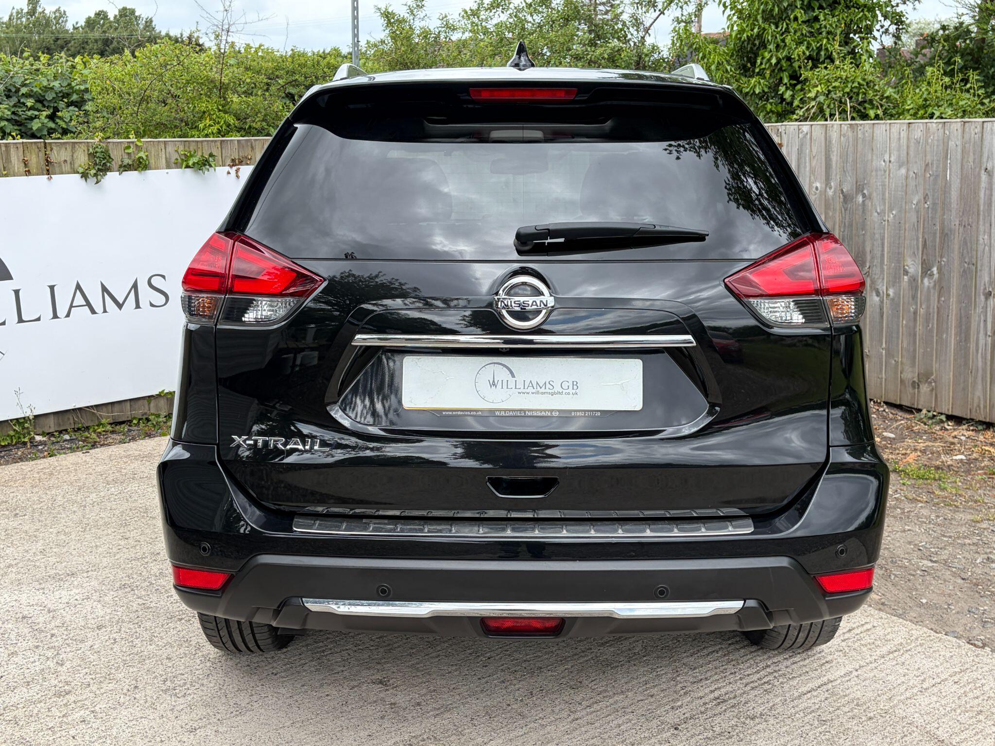 Nissan X-Trail view 6