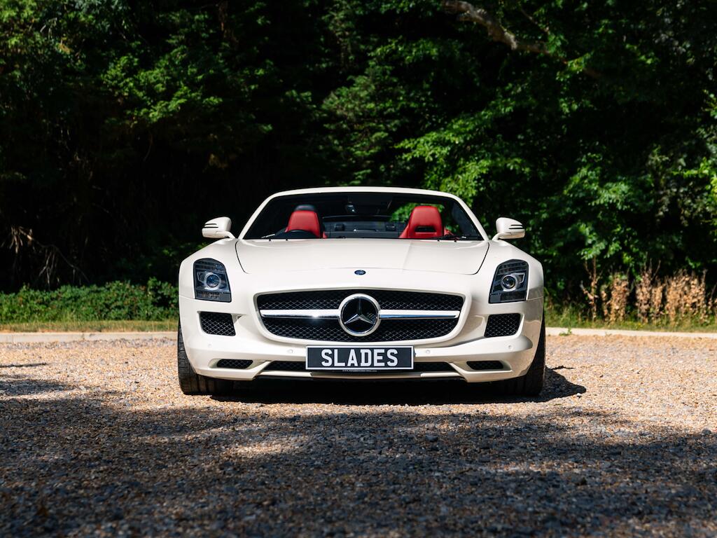 Mercedes-Benz SLS view 22