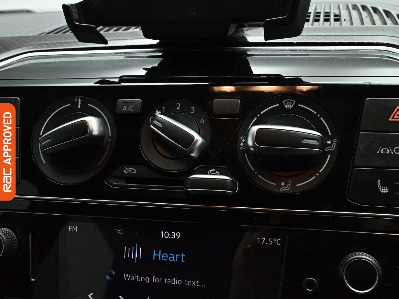 Volkswagen Up! view 3