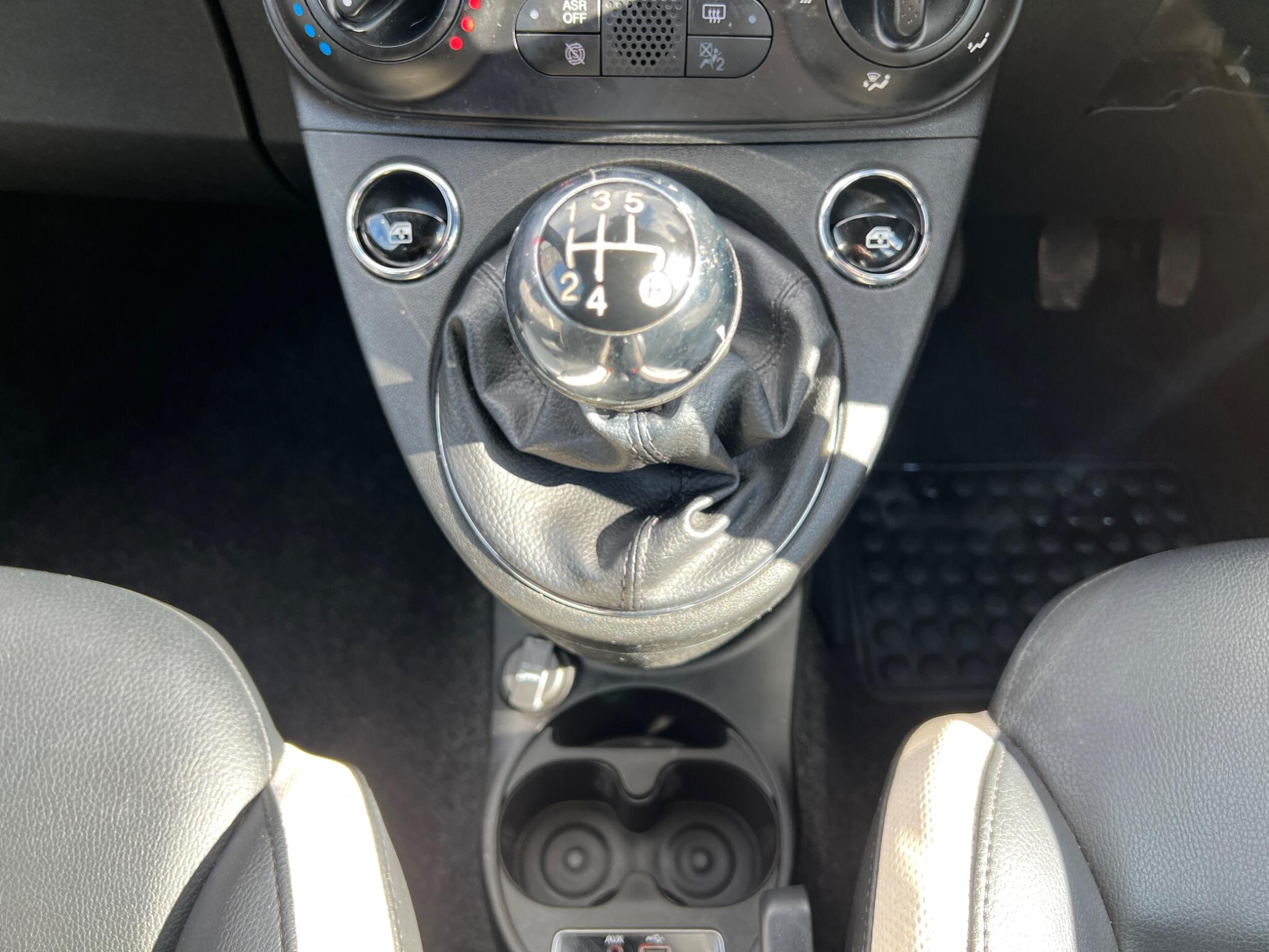 2016 Fiat 500 image 11
