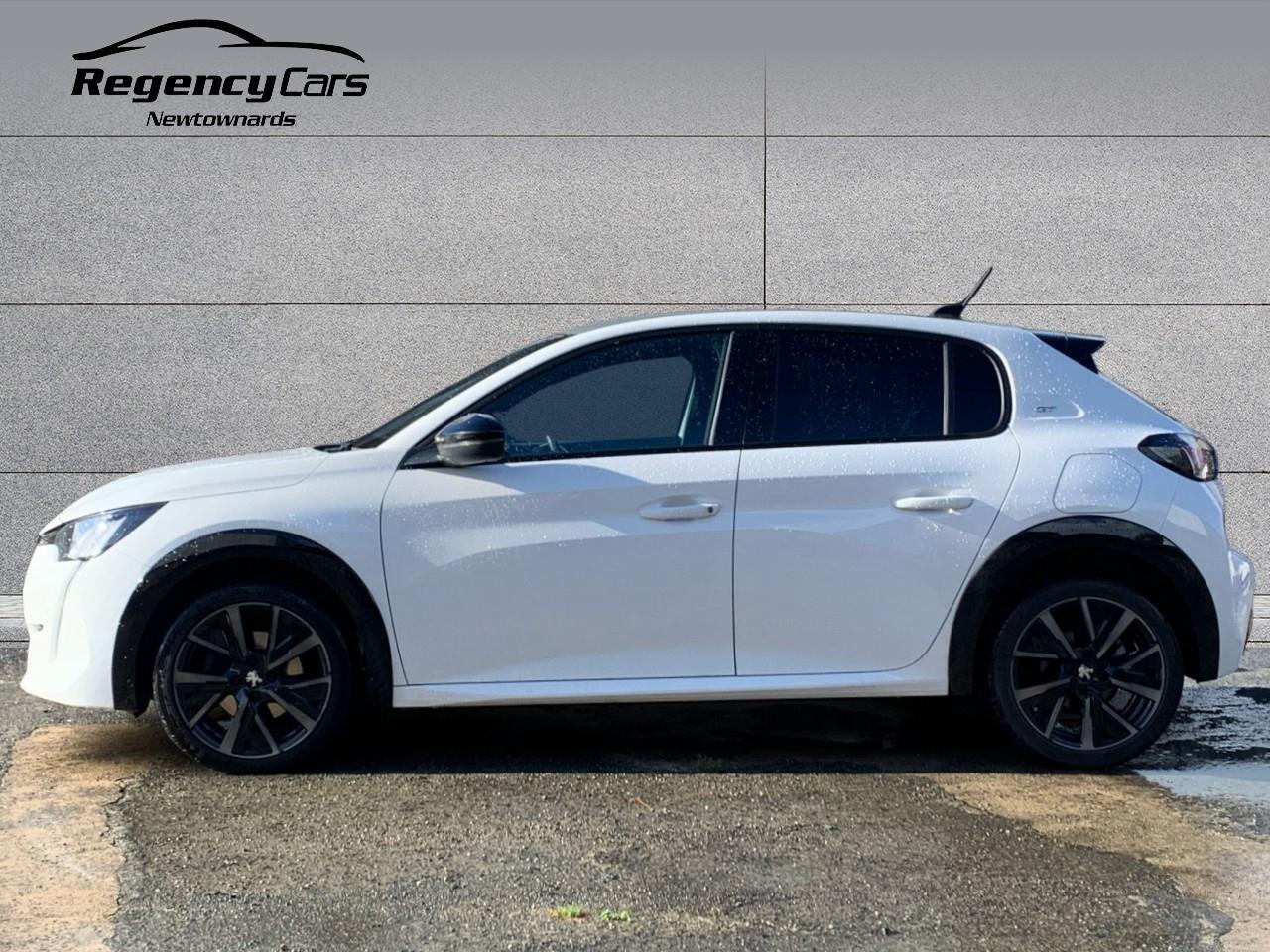 Peugeot 208 view 5
