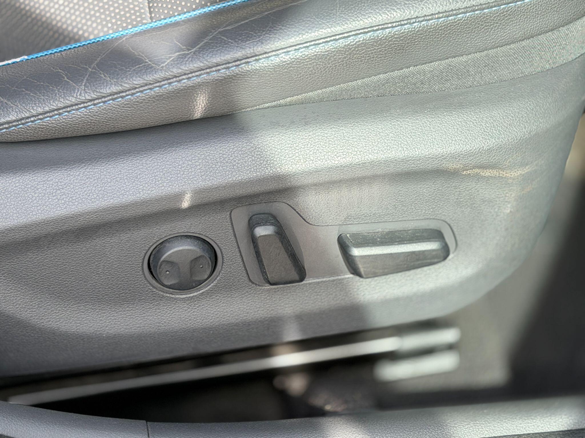 Hyundai Ioniq view 35