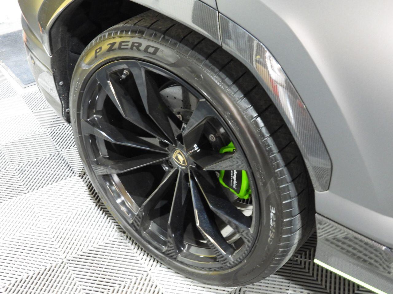 Lamborghini Urus view 63