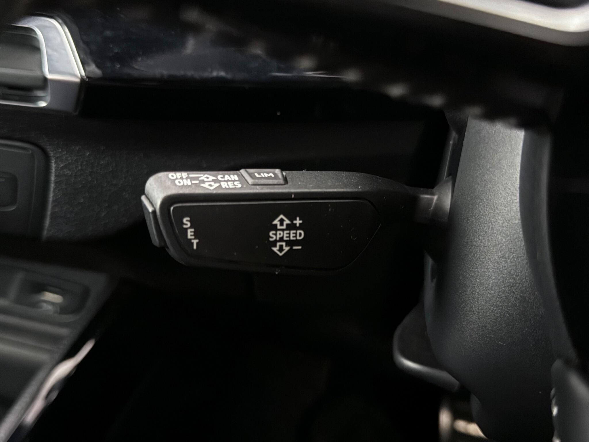 Audi Q2 view 20