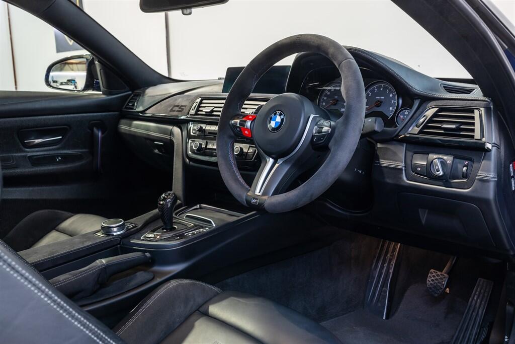 BMW M4 view 8