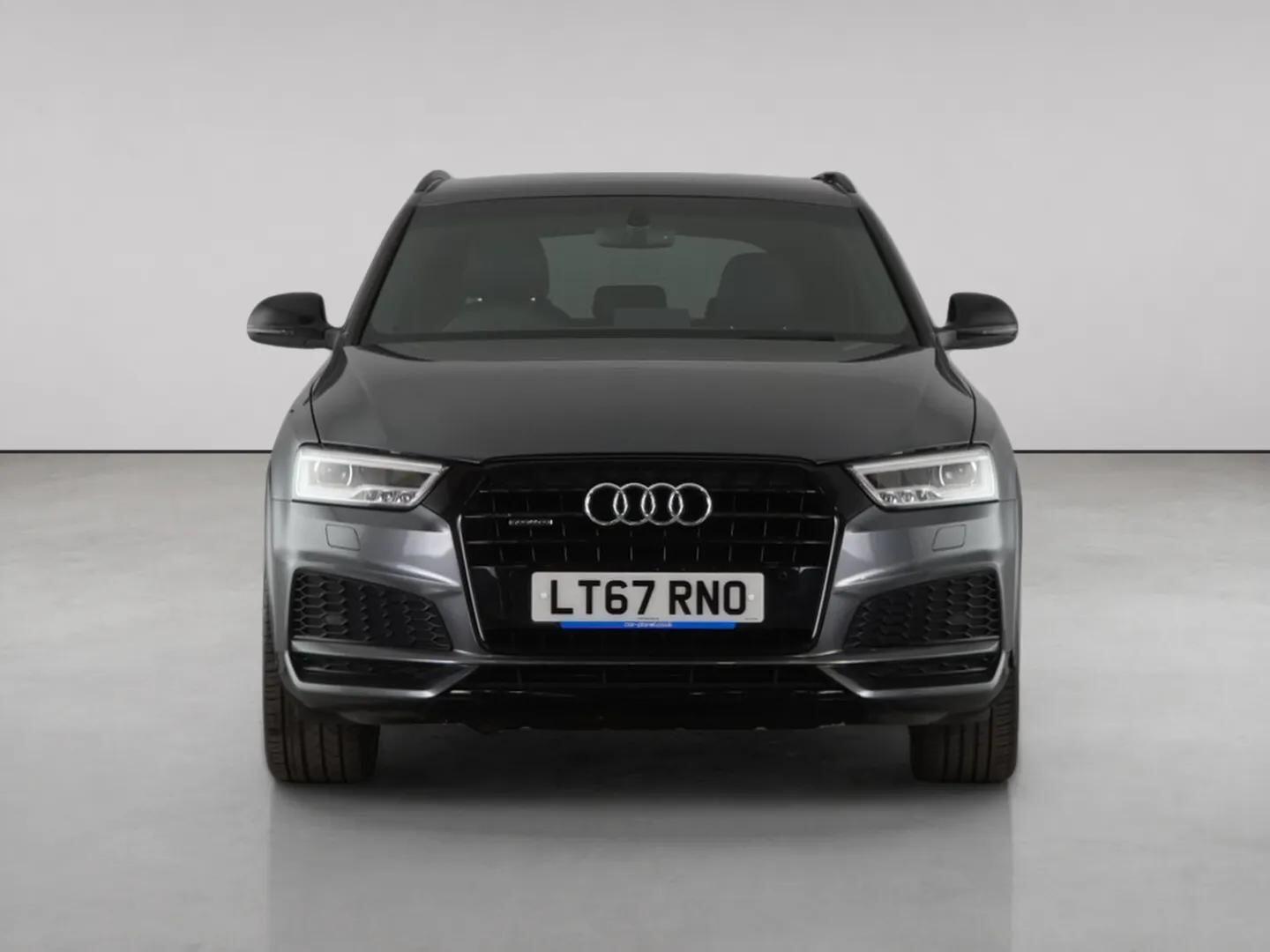 Audi Q3 view 5
