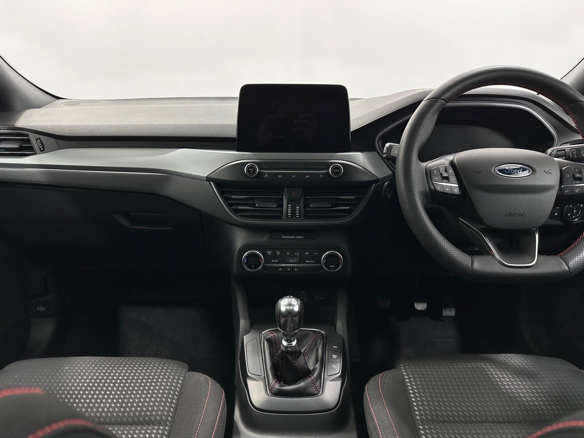 Ford Focus view 20