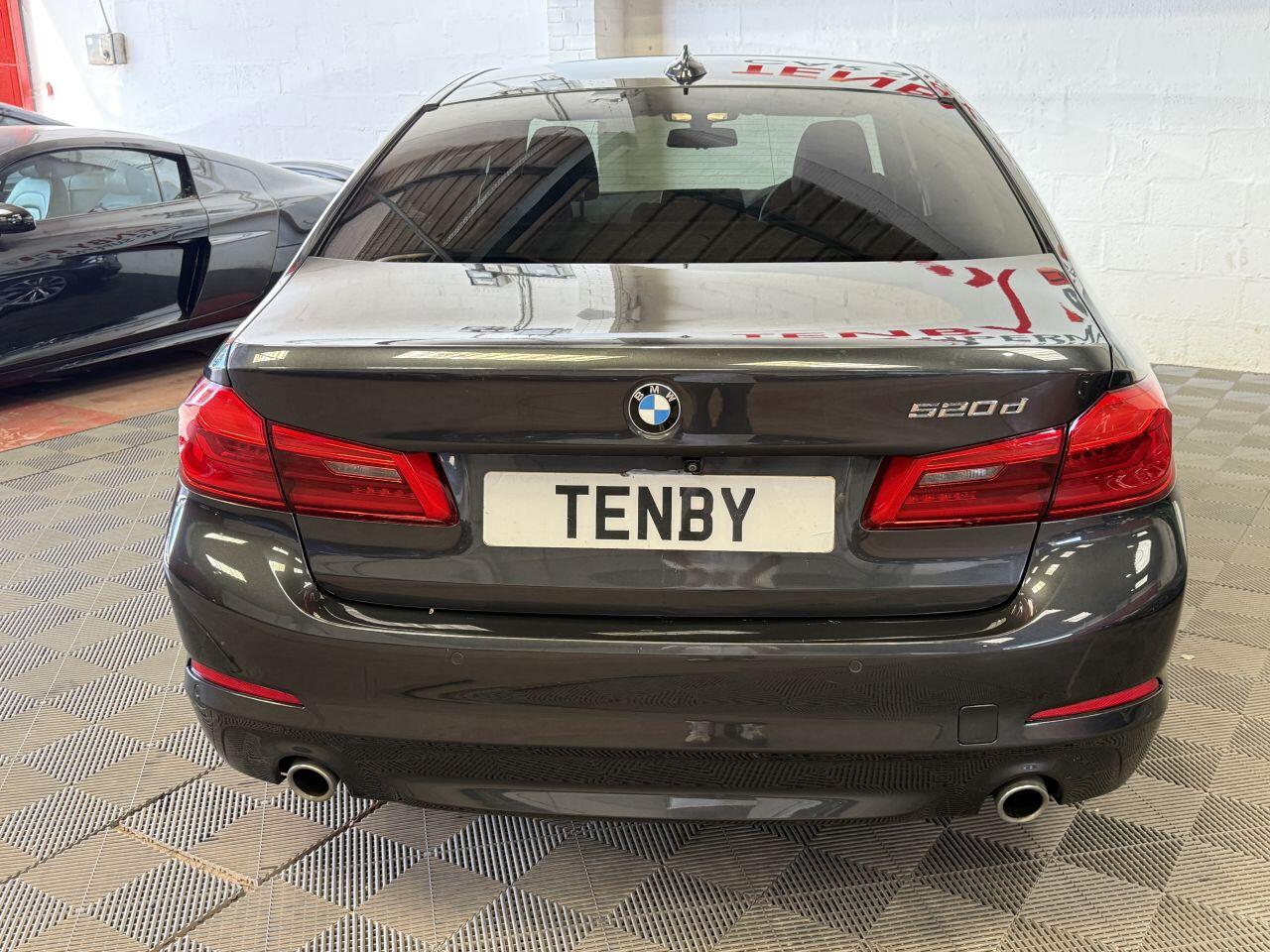 BMW 5 Series view 7
