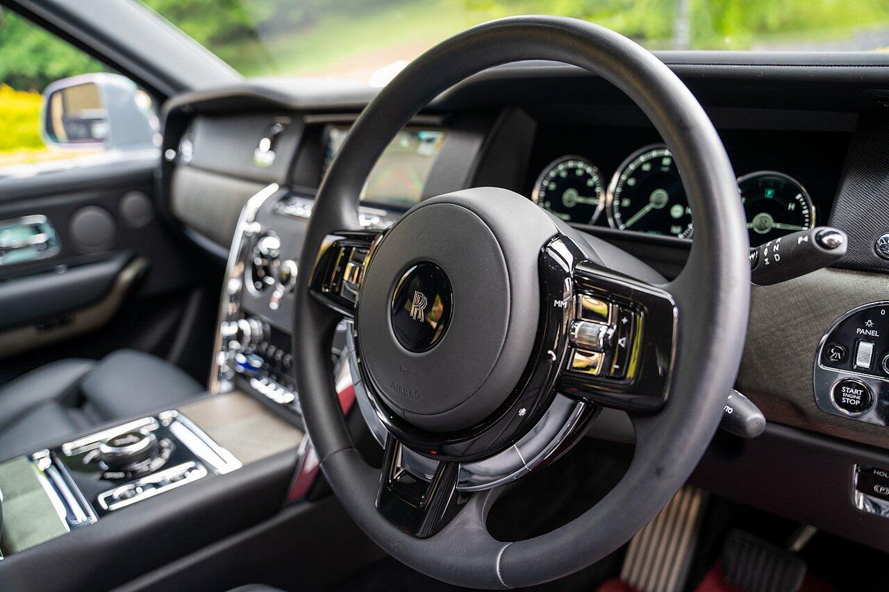 Rolls-Royce Cullinan view 46