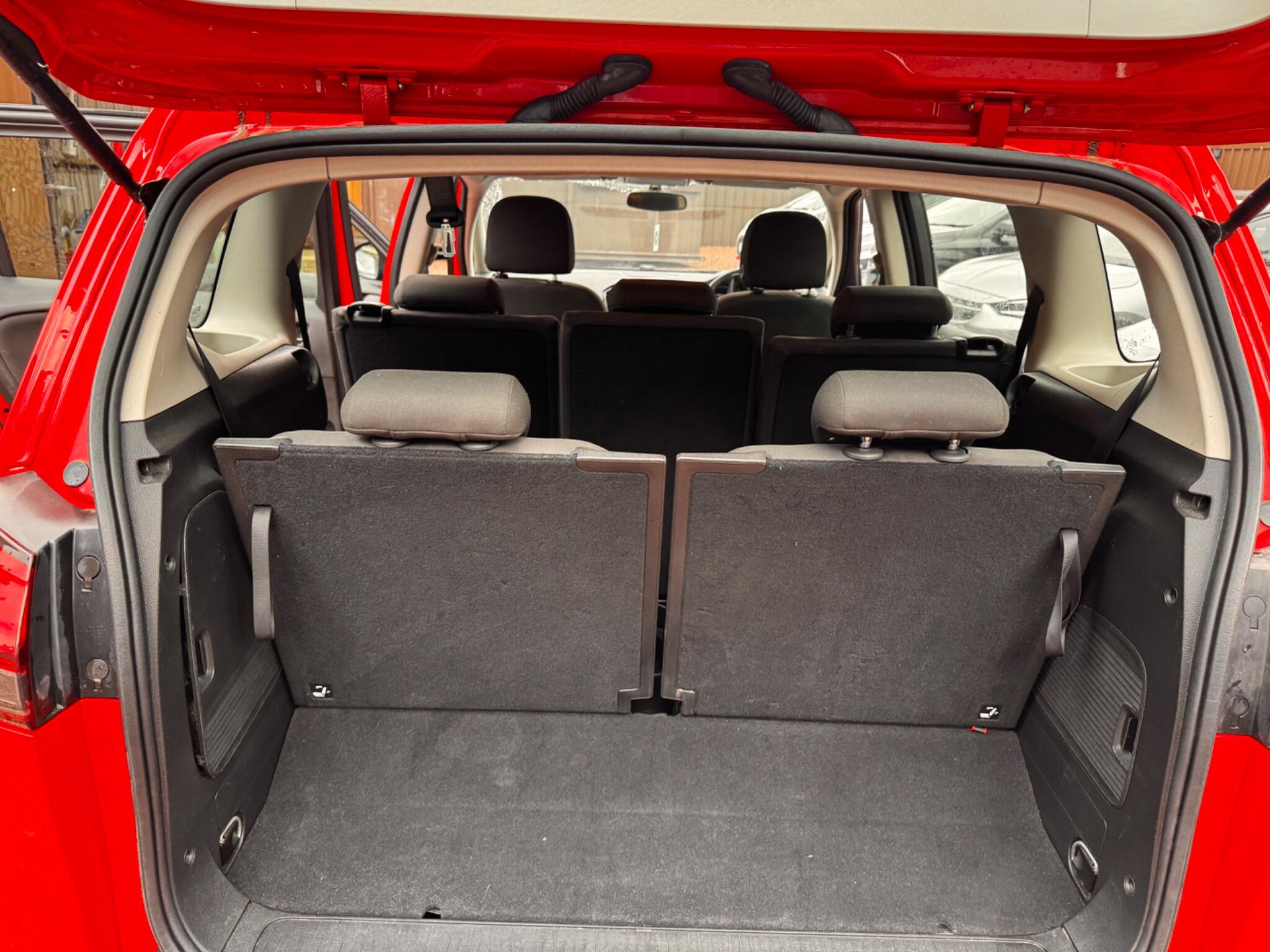 Vauxhall Zafira Tourer view 23