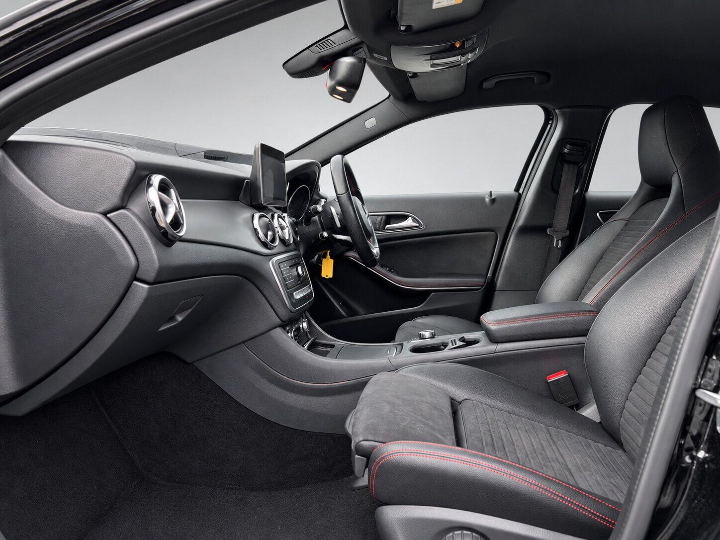 Mercedes-Benz Gla view 35