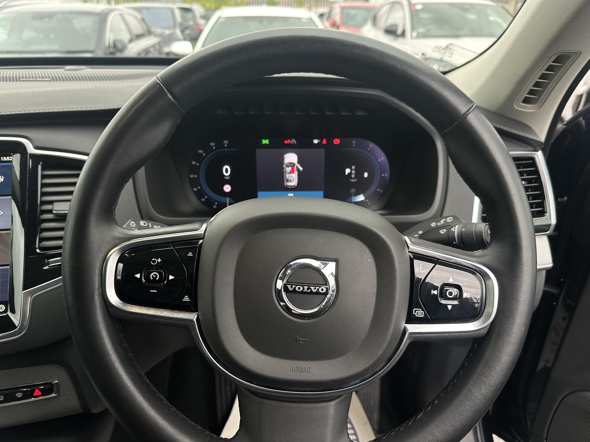 Volvo XC90 view 6