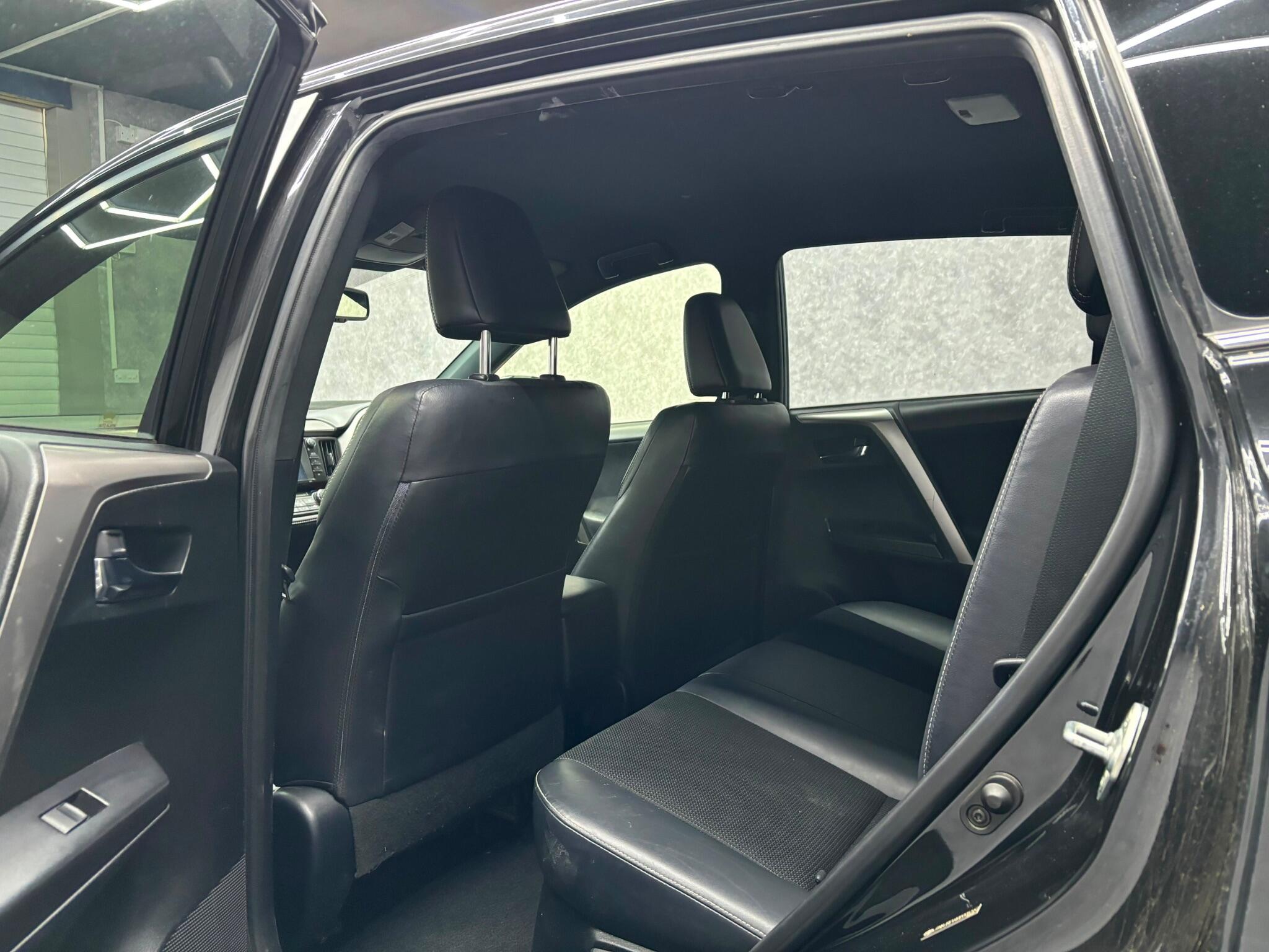 Toyota Rav4 view 10