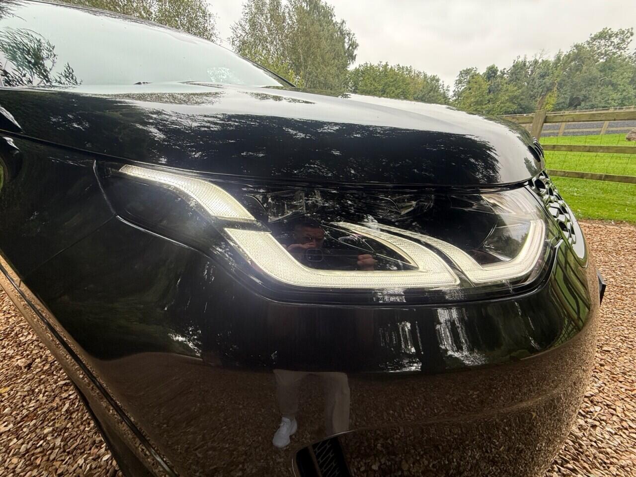 Land Rover Discovery Sport view 21