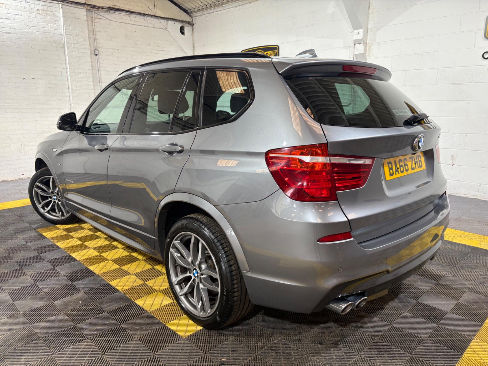 BMW X3 view 7
