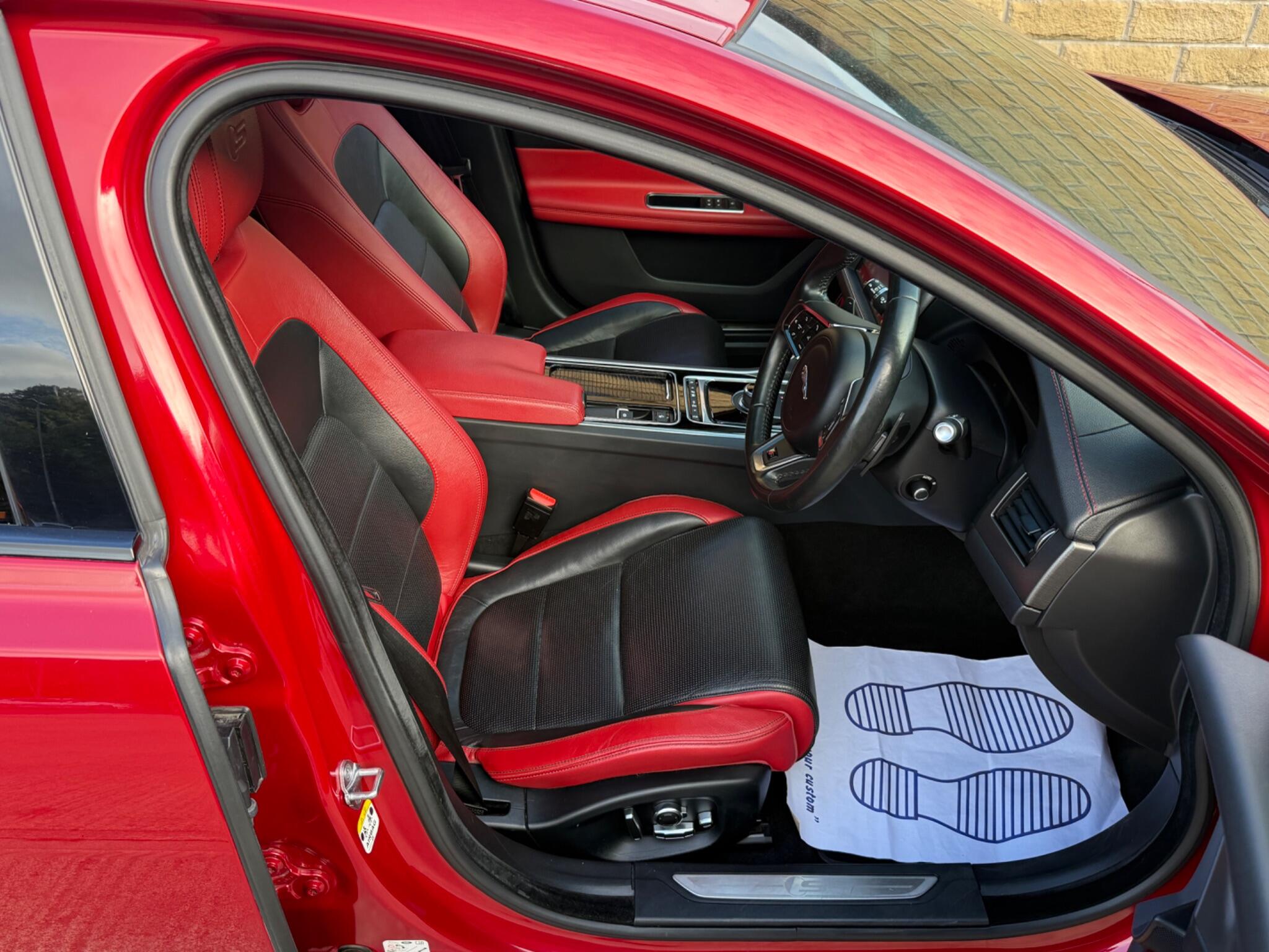 Jaguar XF view 12