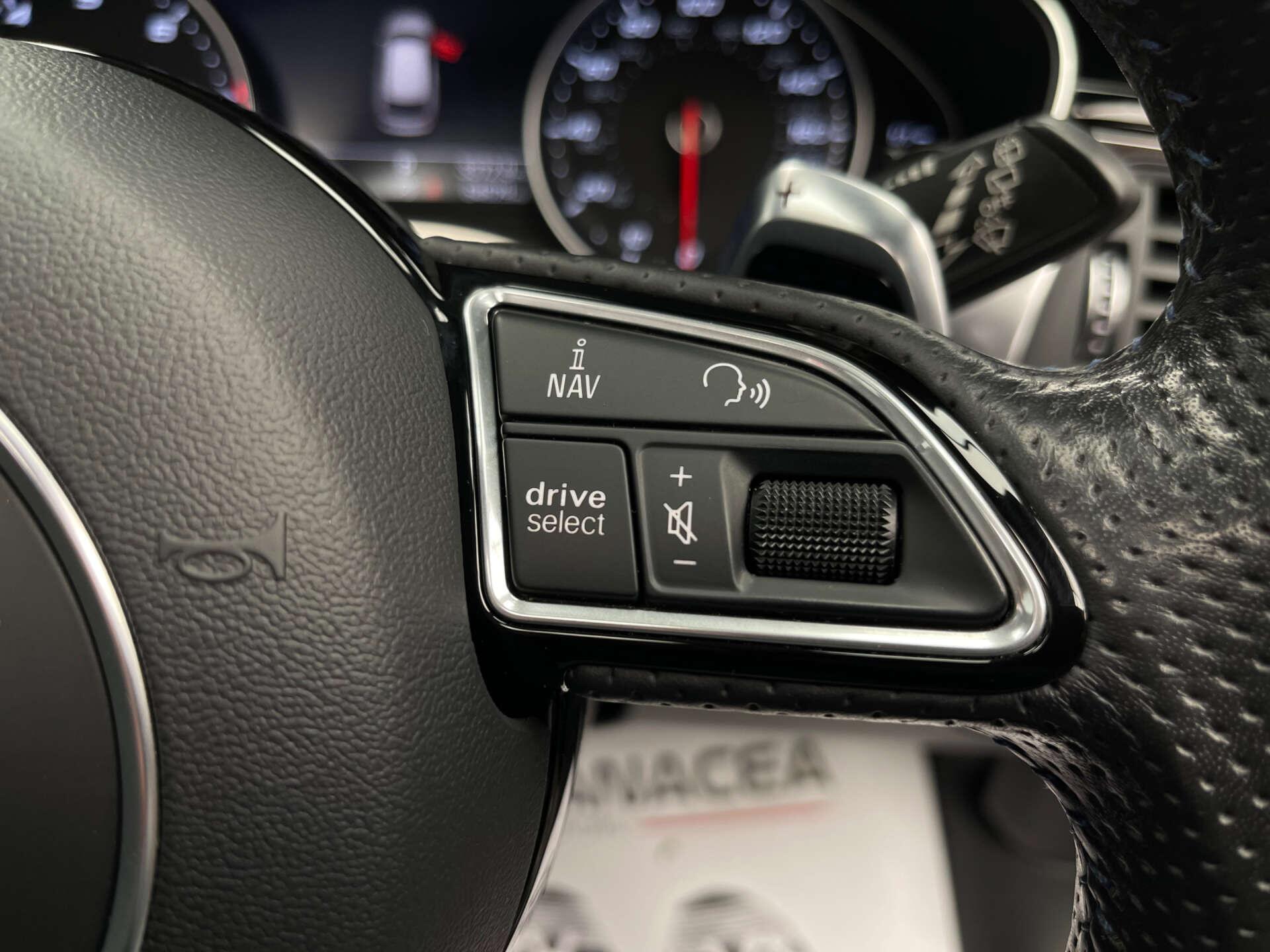 Audi RS6 Avant view 42