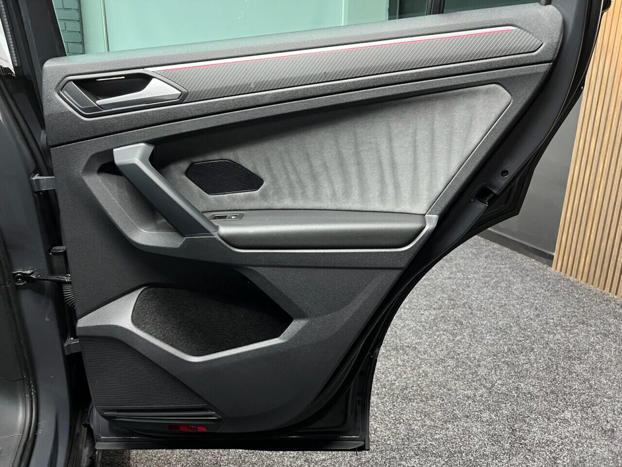 Volkswagen Tiguan view 43
