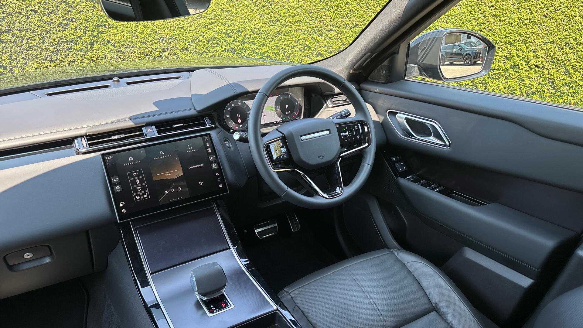 Land Rover Range Rover Velar view 28