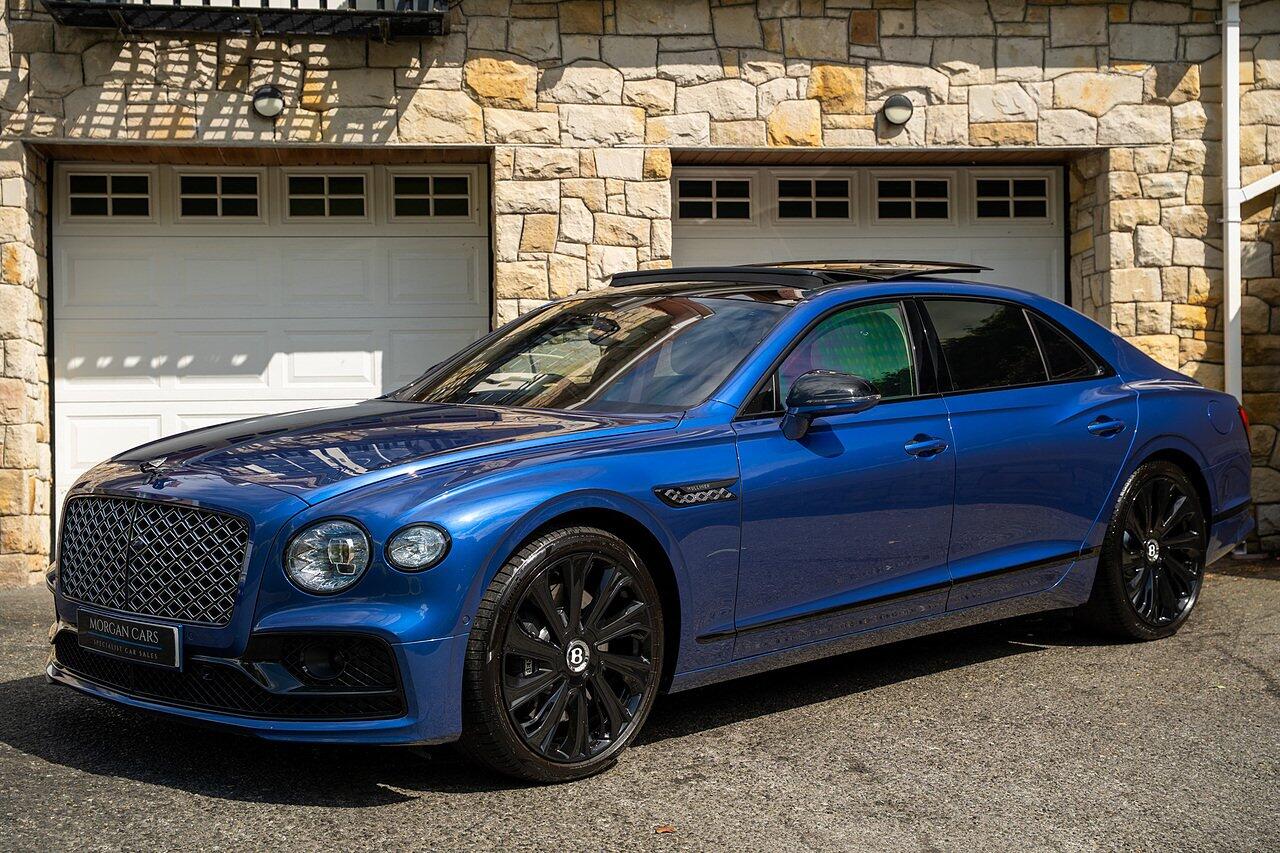 Bentley Flying Spur view 38