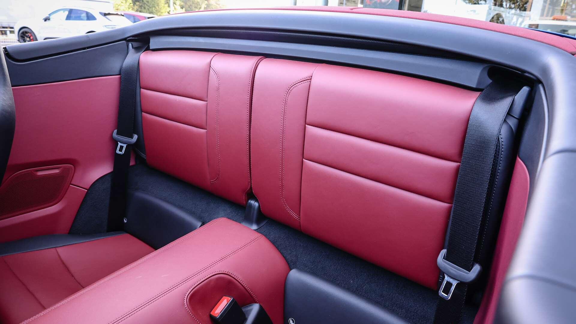 Porsche 911 view 18