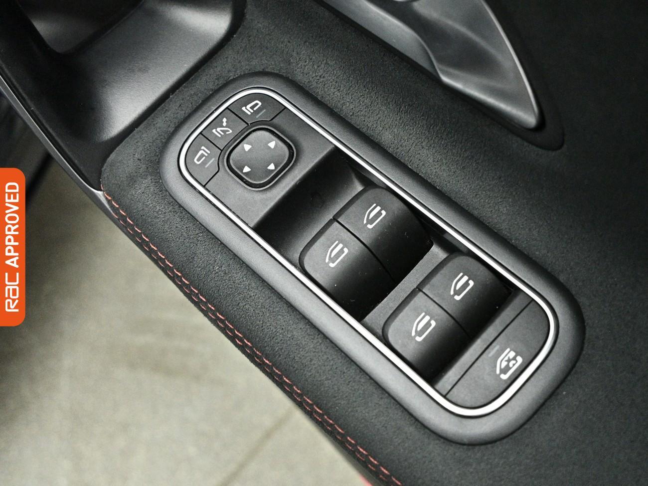 Mercedes-Benz Cla view 26