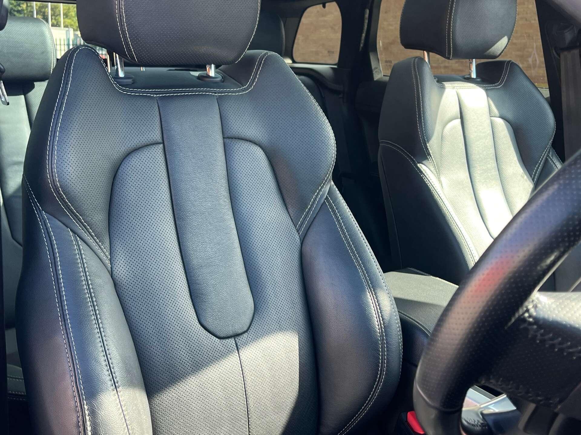 Land Rover Range Rover Evoque view 13