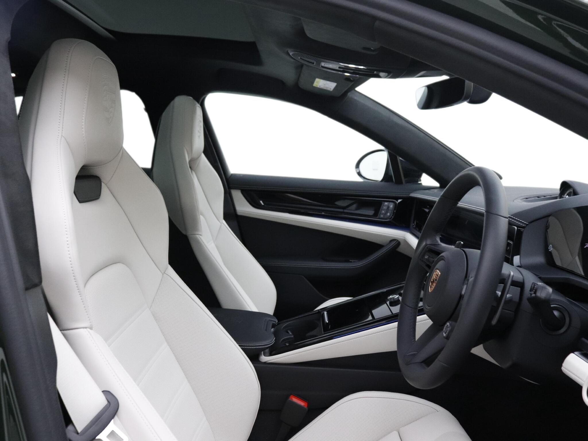 Porsche Panamera view 10