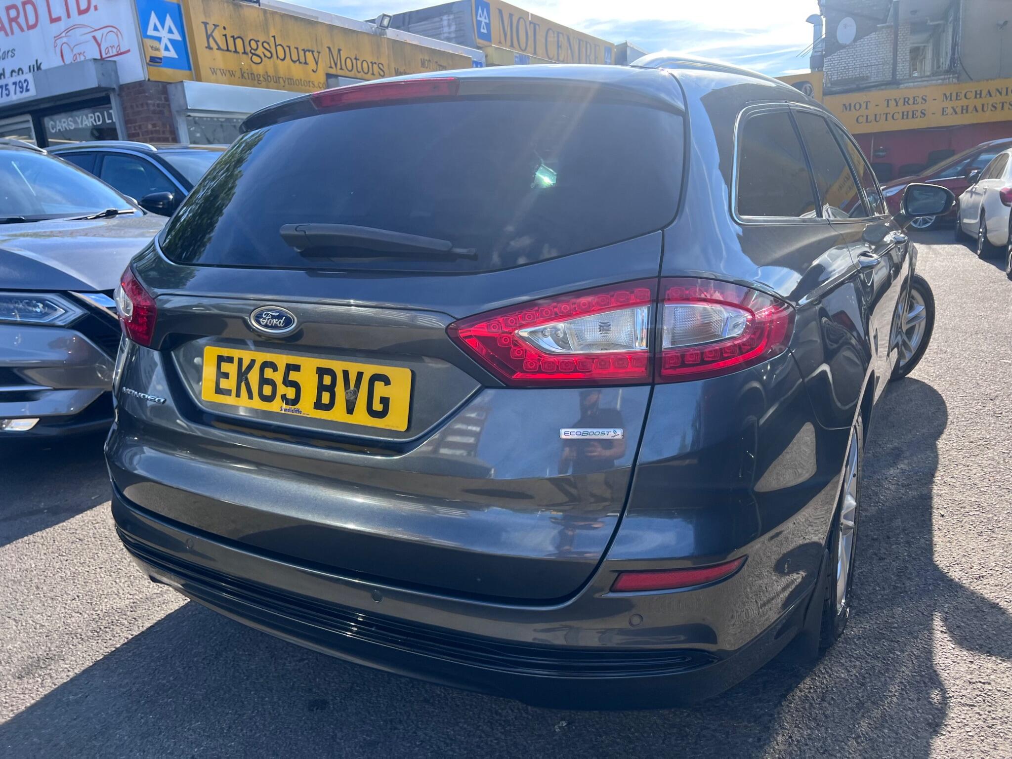 Ford Mondeo view 9